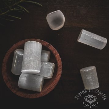 selenite, australian witchcraft supplies, adelaide witchcraft store, free witchcraft spells, witchcraft blog, tarot readings, online tarot, adelaide tarot reader, wholesale witchcraft